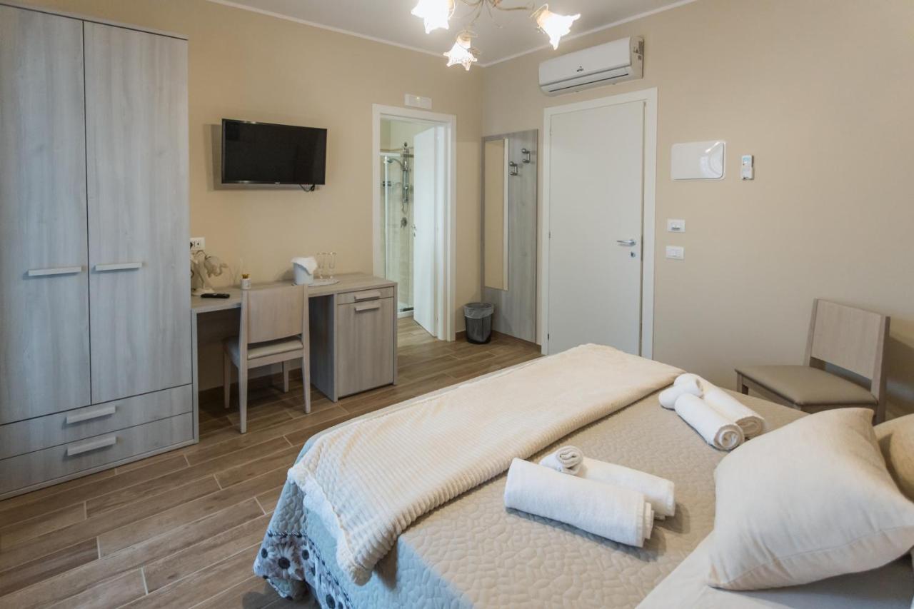 Oasi Perla Del Mare Rooms Aci Castello Ngoại thất bức ảnh